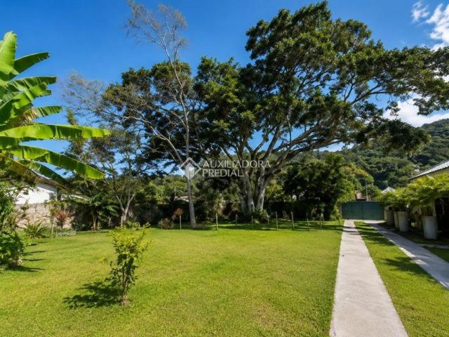Casa em Condomínio com 2 quartos e 90m² para alugar em Lagoa da Conceição, Florianópolis