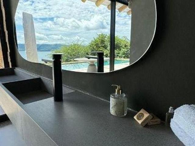 Casa em condomínio com 3 dormitórios à venda, 197 m² por R$ 750.000,00 Laranjal