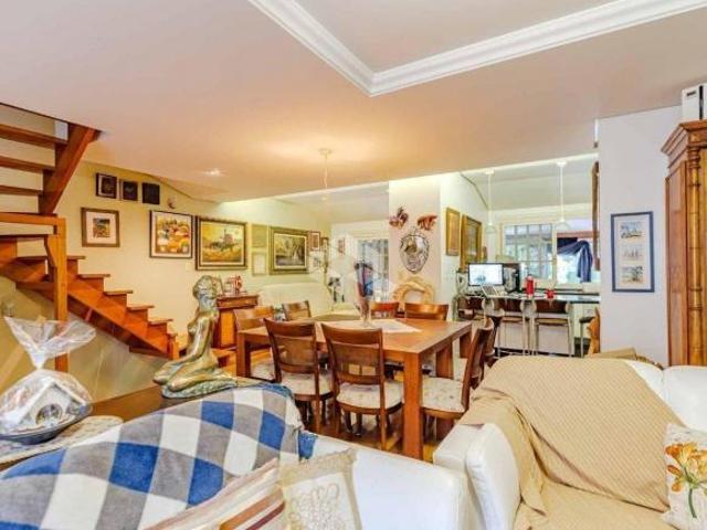 Casa em Condomínio com 3 Dormitórios e 259 m² no bairro Vila Nova
