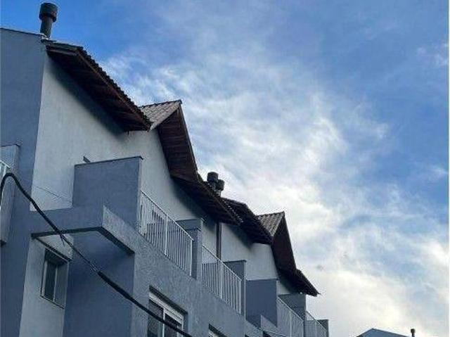 CASA EM CONDOMÍNIO COM 3 DORRMITÓRIOS
