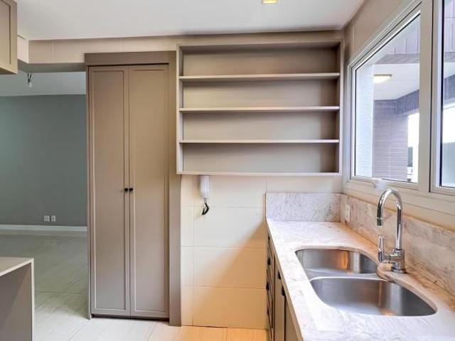Casa em Condomínio com 3 Suítes e Vista para o Guaíba