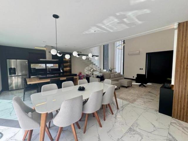 Casa em condominio com 3 suites em Cachoeirinha/RS