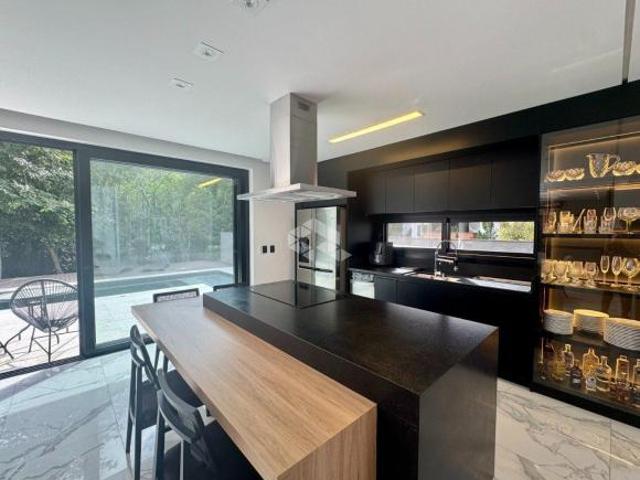 Casa em condominio com 3 suites em Cachoeirinha/RS