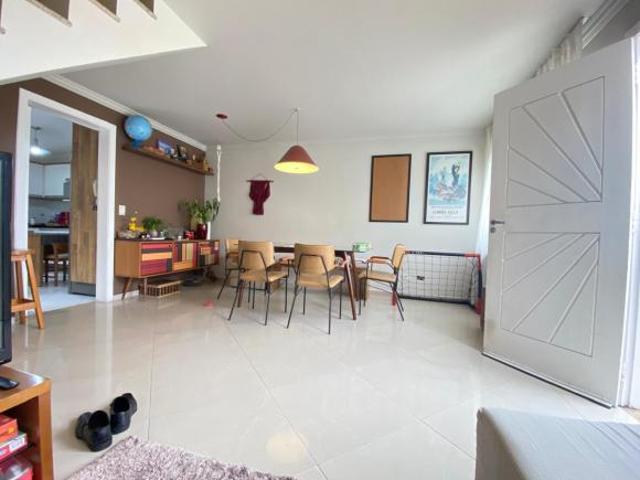 Casa em condomínio com 3 quartos 1 suíte e 2 vagas no Butantã. FL64