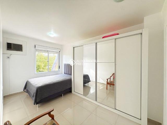 Casa em Condomínio com 3 quartos e 144m² para alugar em Sarandi, Porto Alegre