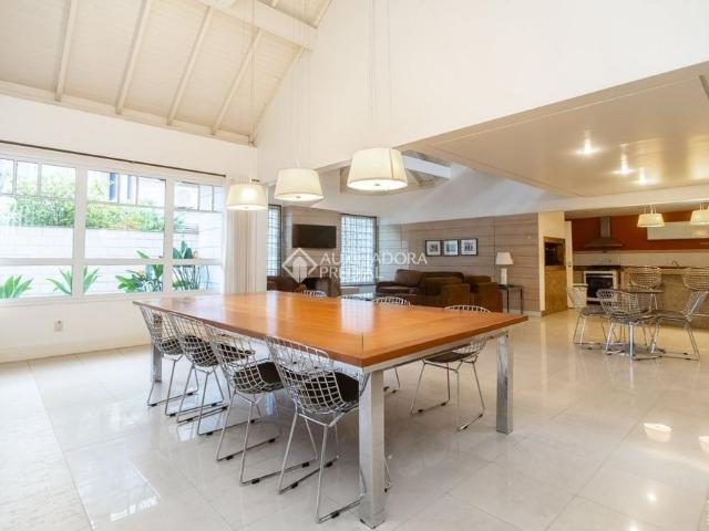 Casa em Condomínio com 3 quartos e 197m² para alugar em Jardim Carvalho, Porto Alegre