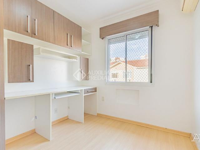 Casa em Condomínio com 3 quartos e 120m² para alugar em Marechal Rondon, Canoas