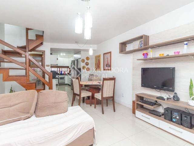 Casa em Condomínio com 3 quartos e 130m² para alugar em Espírito Santo, Porto Alegre