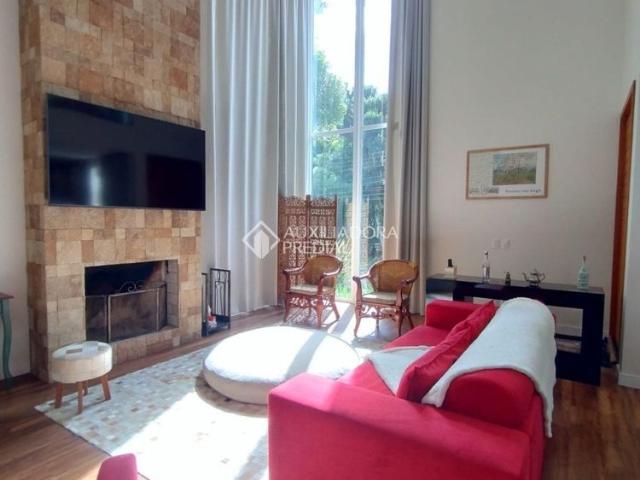 Casa em Condomínio com 3 quartos e 264m² para alugar em Lagos de Gramado, Gramado