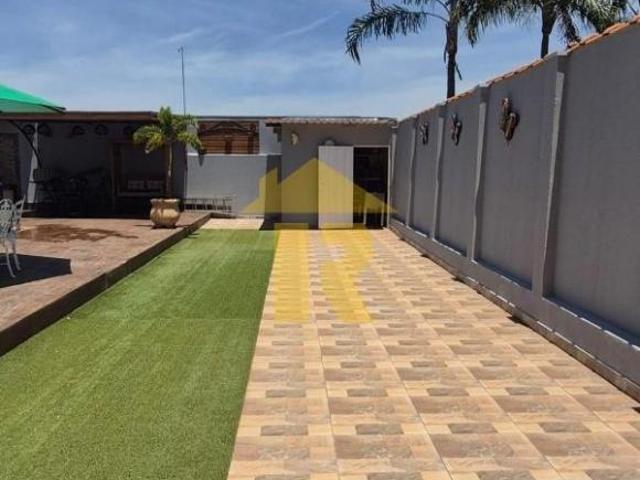 Casa em Condomínio com 3 Quartos e 270m² na Fronteira MG, Bairro Rural Imperdível!