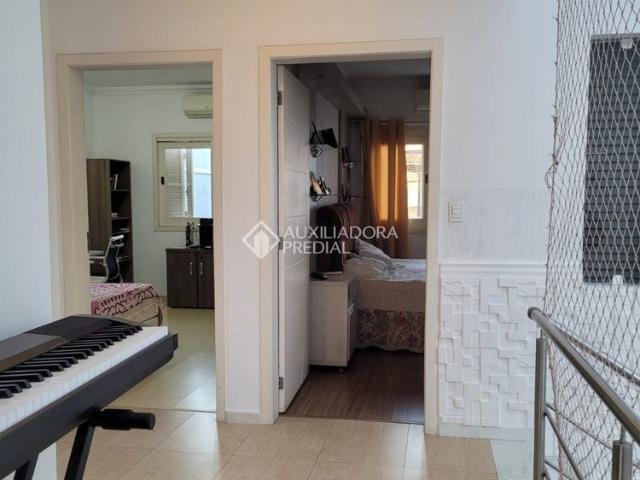 Casa em Condomínio com 3 quartos e 270m² para alugar em Sarandi, Porto Alegre