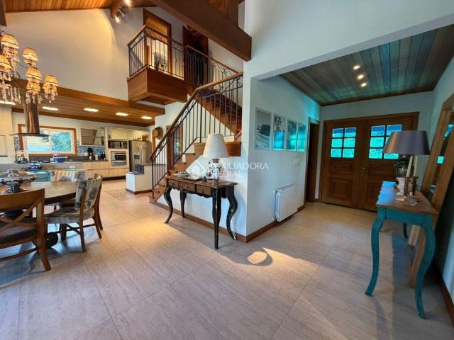 Casa em Condomínio com 3 quartos e 312m² para alugar em Aspen Mountain, Gramado