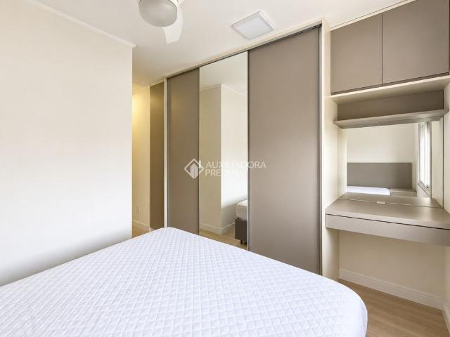 Casa em Condomínio com 3 quartos e 77m² para alugar em Central Parque, Cachoeirinha