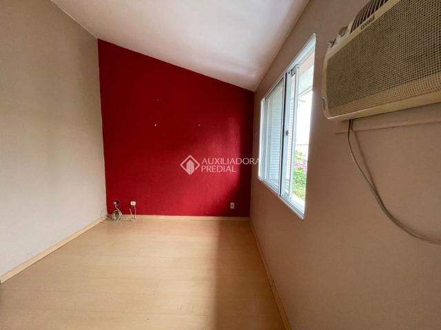 Casa em Condomínio com 3 quartos e 77m² para alugar em Humaitá, Porto Alegre
