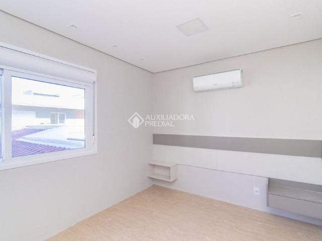 Casa em Condomínio com 4 quartos e 151m² para alugar em Hípica, Porto Alegre