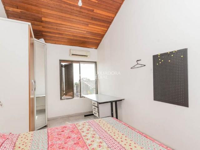 Casa em Condomínio com 4 quartos e 160m² para alugar em Jardim Sabará, Porto Alegre