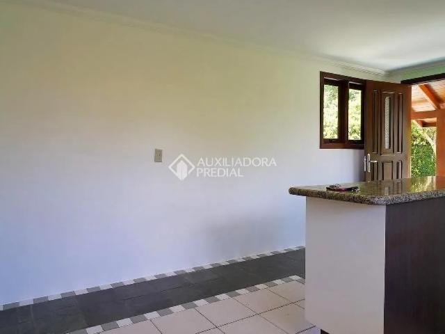Casa em Condomínio com 4 quartos e 250m² para alugar em Lagoa da Conceição, Florianópolis