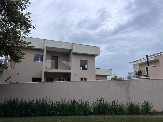 Casa em Condomínio com 4 Quartos no Cajuru do Sul