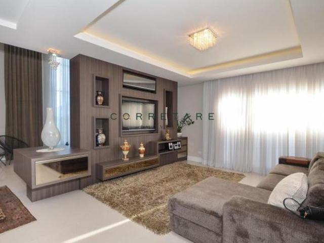 Casa em Condomínio com 5 Suítes e 423m² Privativos 4 vagas de garagens