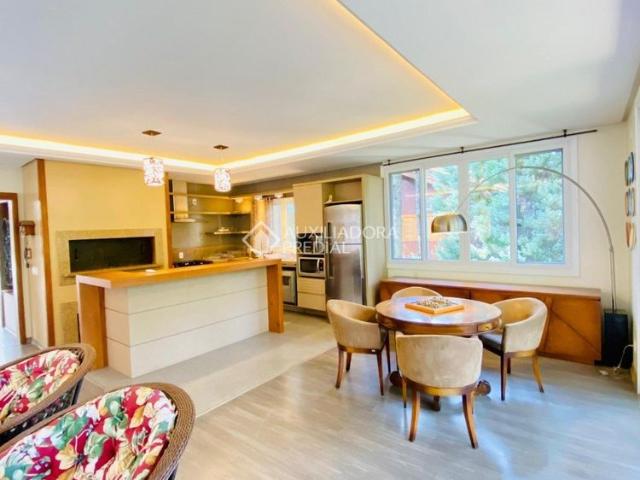 Casa em Condomínio com 6 quartos e 350m² para alugar em Aspen, Gramado