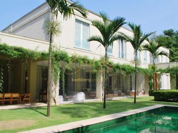 CASA EM CONDOMÍNIO CHÁCARA FLORA JARDIM PISCINA ESPAÇO GOURMET FITNESSE MUITA SEGURANÇA
