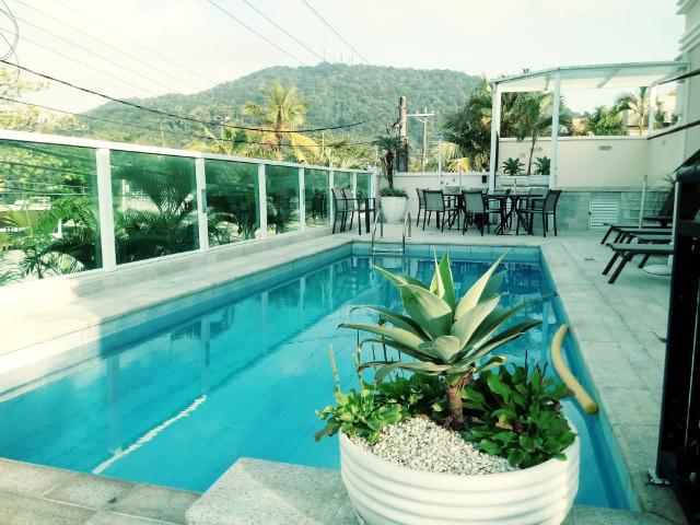 Casa em Condominio à 20 mts da praia