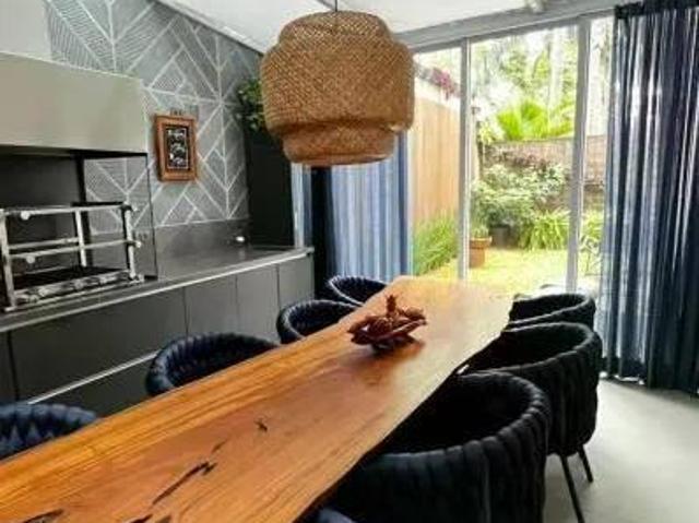 Casa em Condomínio à venda, 4 suítes e 330 m² útil, Jardim Cordeiro SP