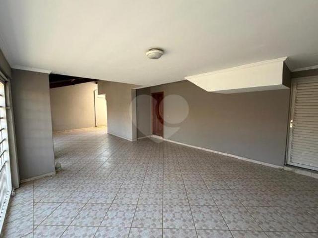 Casa à venda com 3 quartos em Dois Córregos, Piracicaba