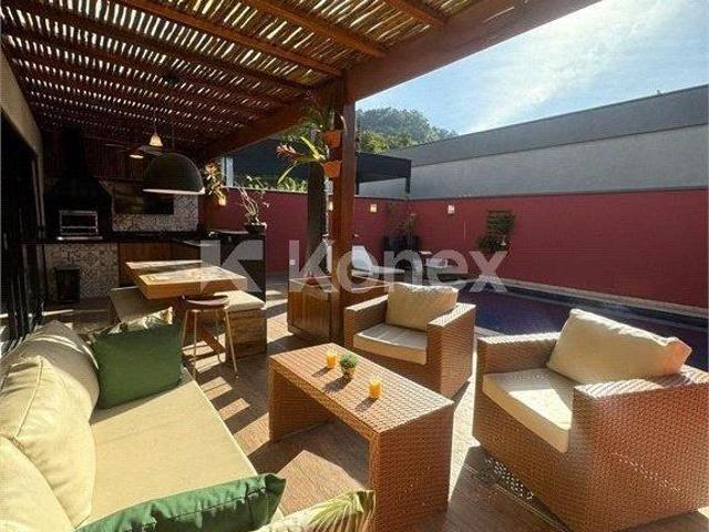 Casa em Condomínio à venda com 4 quartos em Barra do Sahy, São Sebastião