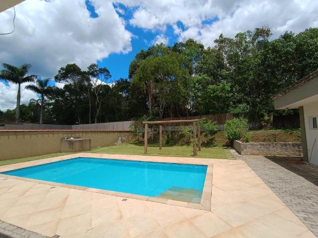 Casa em Condomínio à Venda e para Locação com 4 Suítes, Piscina e 820 m² – Fazenda da Ilha, Embu Guaçu