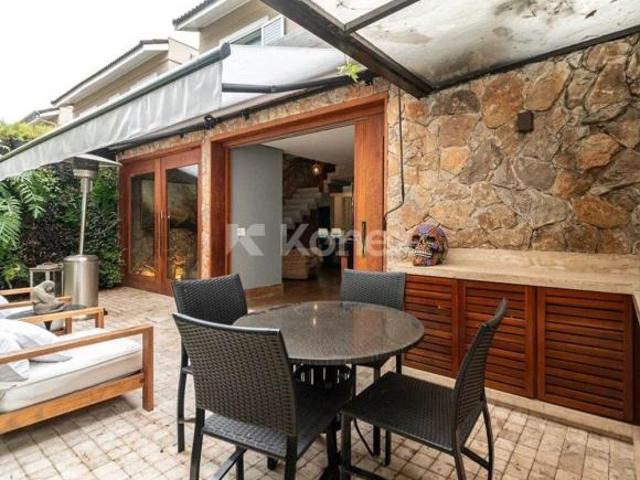 Casa em Condomínio à Venda em Alto de Pinheiros | 3 Vagas | Muito Verde | Próxima ao Villa Lobos