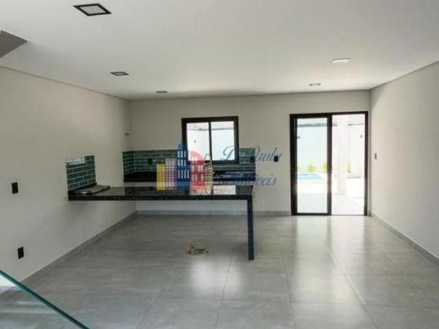 Casa em Condomínio à Venda em Araçariguama SP, 3 Quartos, 1 Suíte, 2 Salas e 3 Vagas de Garagem!