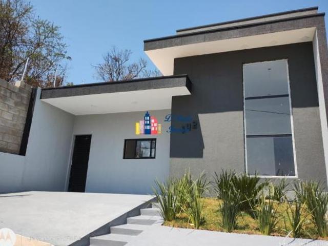 Casa em Condomínio à Venda em Araçariguama SP: 2 Quartos, 1 Suíte, 2 Salas, 2 Banheiros, 2 Vagas de