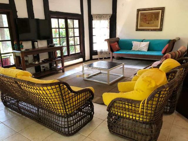 Casa em condomínio à venda na Barra do Sahy!