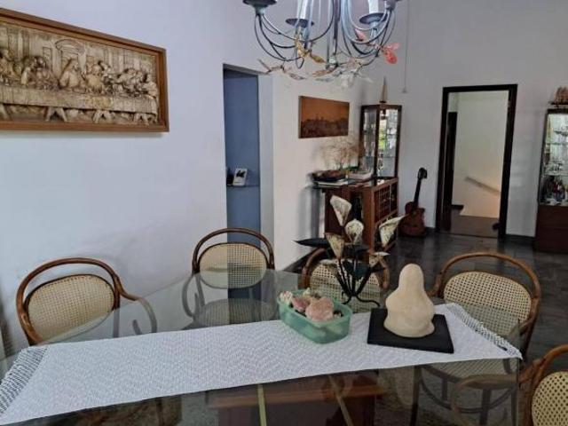 Casa em Condomínio à Venda na Granja Viana sendo com 5.229m² de Terreno
