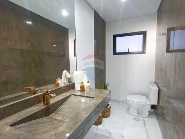 Casa em condomínio à venda na Praia de Pernambuco Guarujá