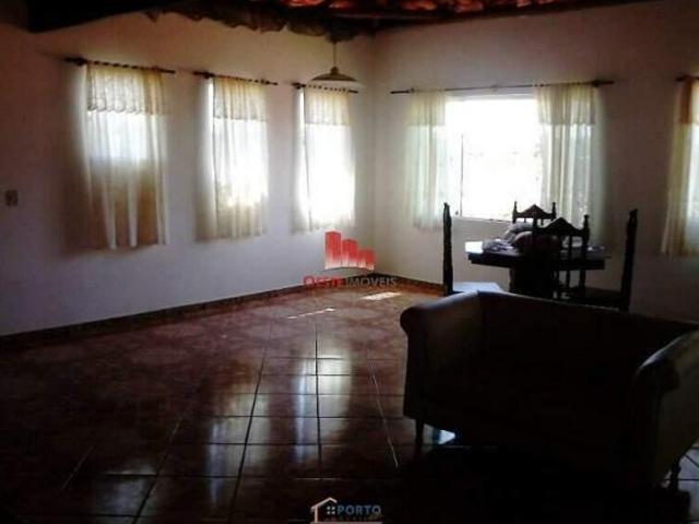 Casa em condomínio à venda em Funilândia/MG 3 suítes com varanda gourmet, piscina e 5 vagas