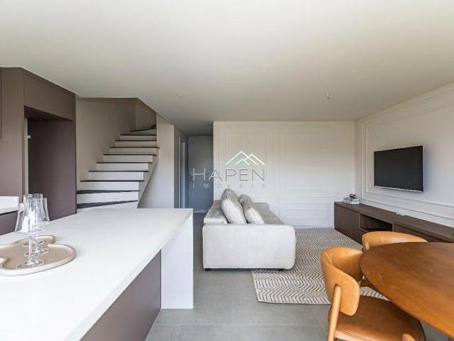 Casa mobiliada com 3 suítes à venda no Guabirotuba
