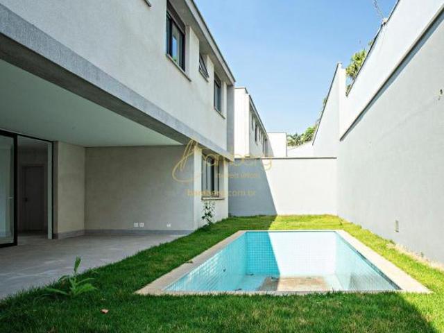 Casa em condomínio Alto Padrão/recem construída 4 suítes, 6 a 10 vagas, piscina, área gourmet