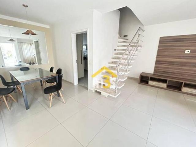 Casa em condomínio Granja Viana com 3 quartos, 1 suíte, 2 vagas, 135m² a venda por 810.000,00