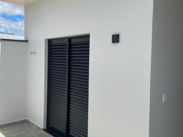 Casa em Condomínio de Alto Padrão em Sorocaba SP: 3 quartos, 1 suíte, 2 salas, 2 banheiros e 2 vagas