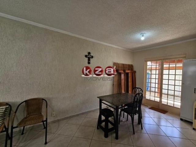 Casa em Condomínio de Luxo à Venda em Sumaré SP, Parque Villa Flores: 3 Quartos, 2 Banheiros, 1 Vaga