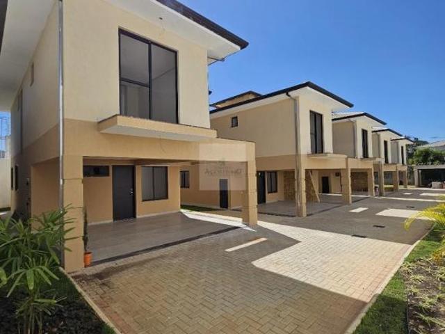 Casa em Condomínio de Luxo em Belo Horizonte MG 4 quartos, 1 suíte, 2 vagas de garagem!