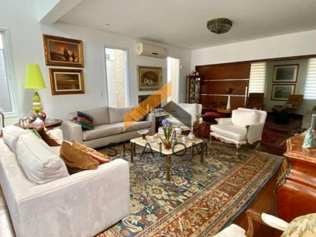 Casa em Condomínio de Luxo em Jardim Petrópolis SP