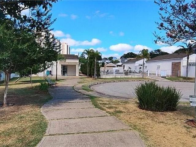 Casa em Condomínio de Luxo na Vila Odim Antão em Sorocaba SP 3 Quartos, 1 Suíte, 4 Vagas 120m² de