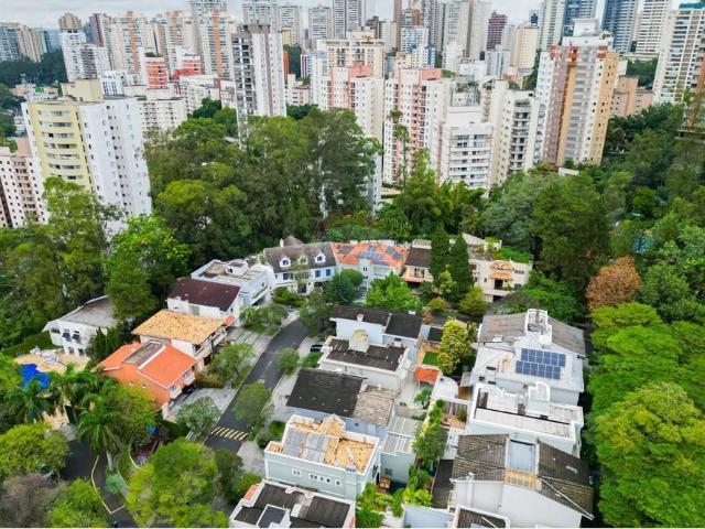 Luxo em Morumbi: Casa de Condomínio
