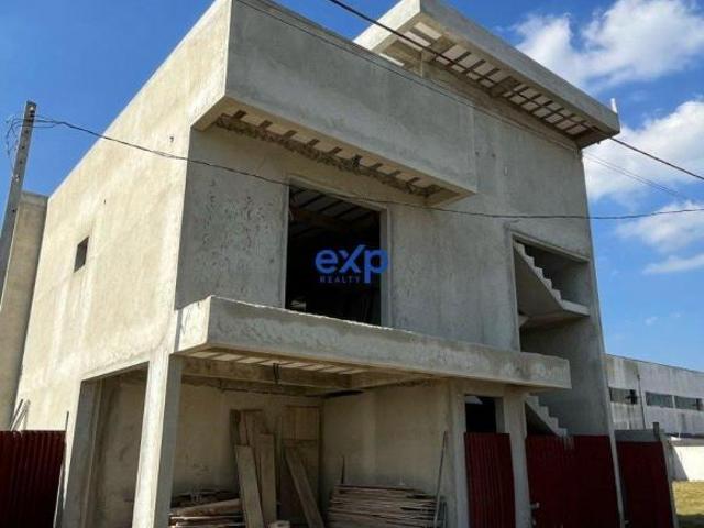 Casa em Condomínio fase de acabamento Excelente Oportunidade