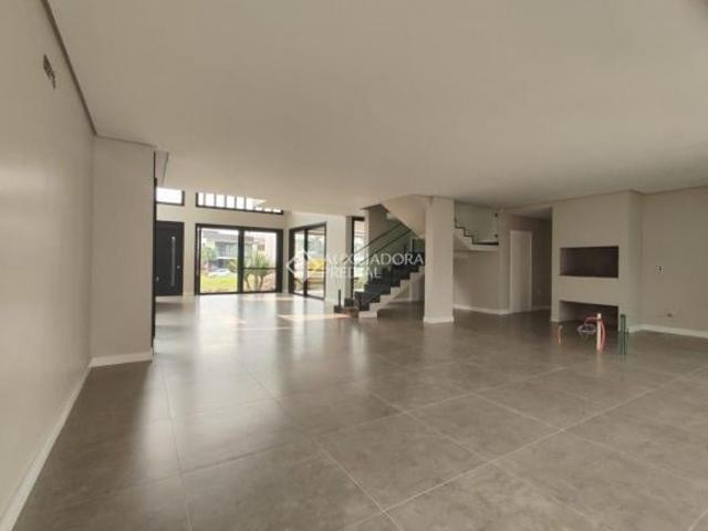 CASA EM CONDOMINIO FECHADO