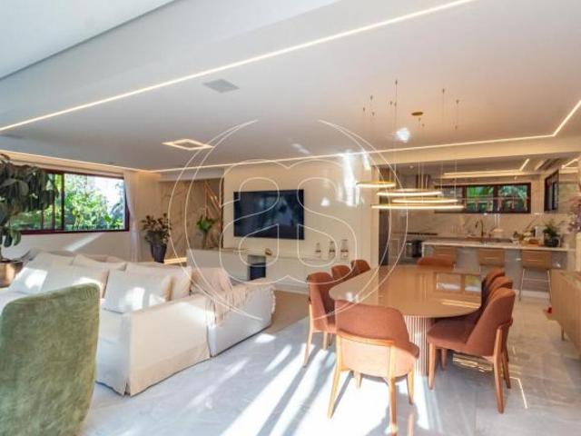 CASA EM CONDOMINIO FECHADO, BROOKLIN. ALTO PADRÃO!