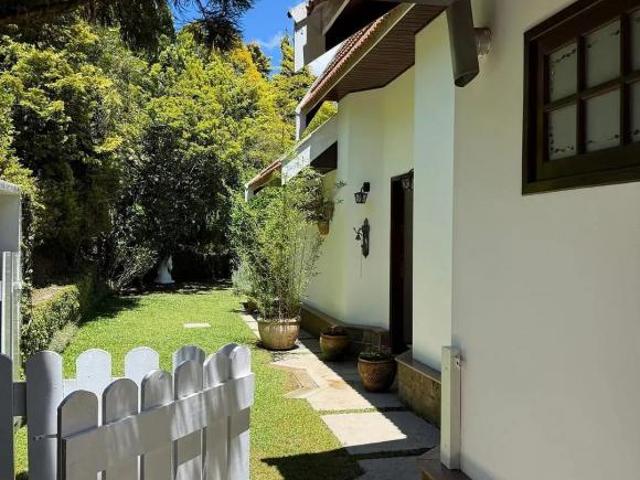 Casa em condomínio fechado com 3 dormitórios à venda, 130 m² por R$ 1.400.000,00 Descansópolis C
